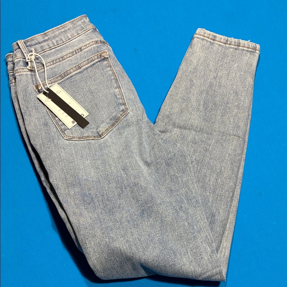 Judy Blue Light Blue Distressed Skinny Jeans *NWT* - Picture 14 of 16